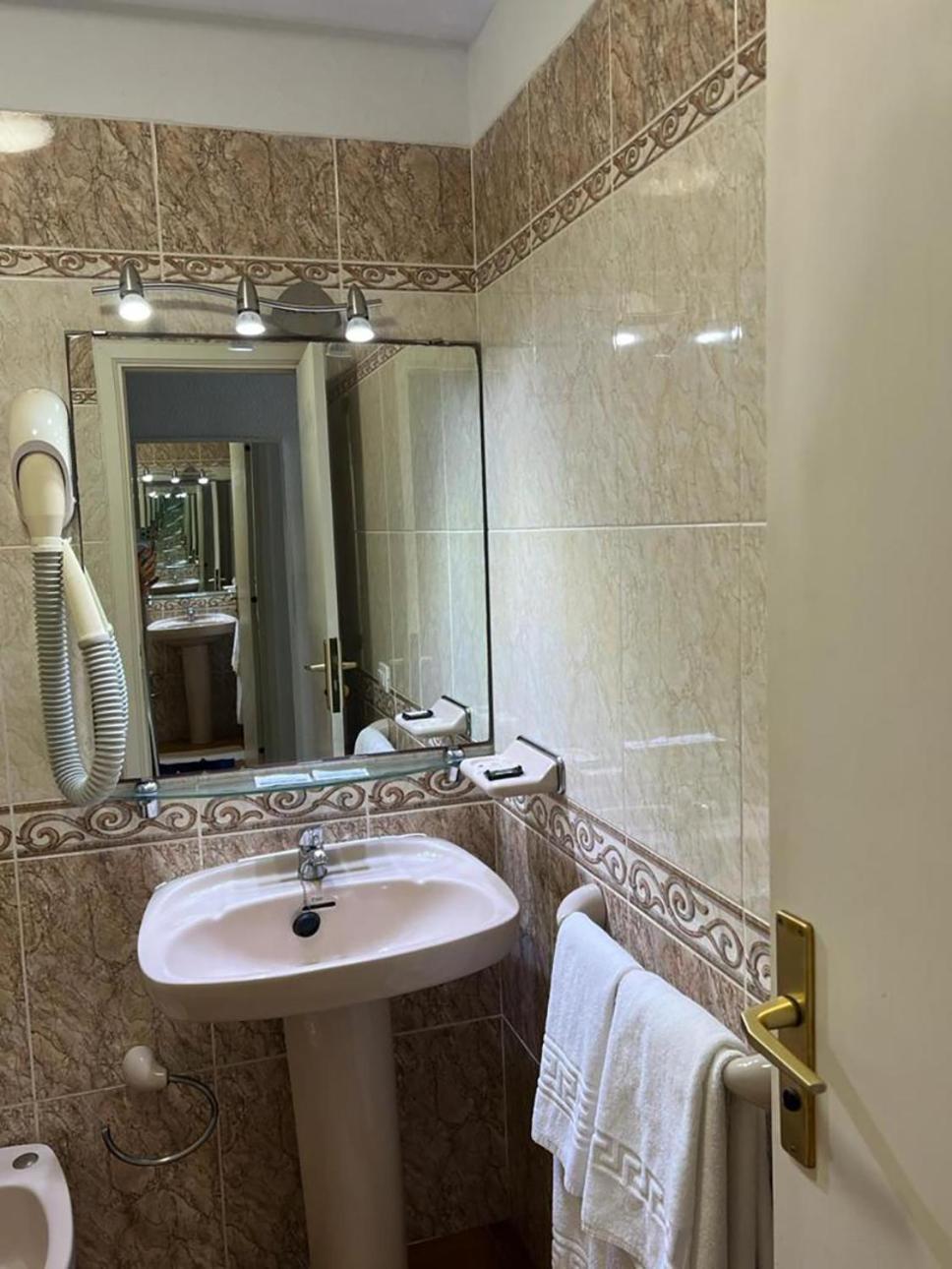 Playa Feñabe Coconut Apartament In Garden City מראה חיצוני תמונה